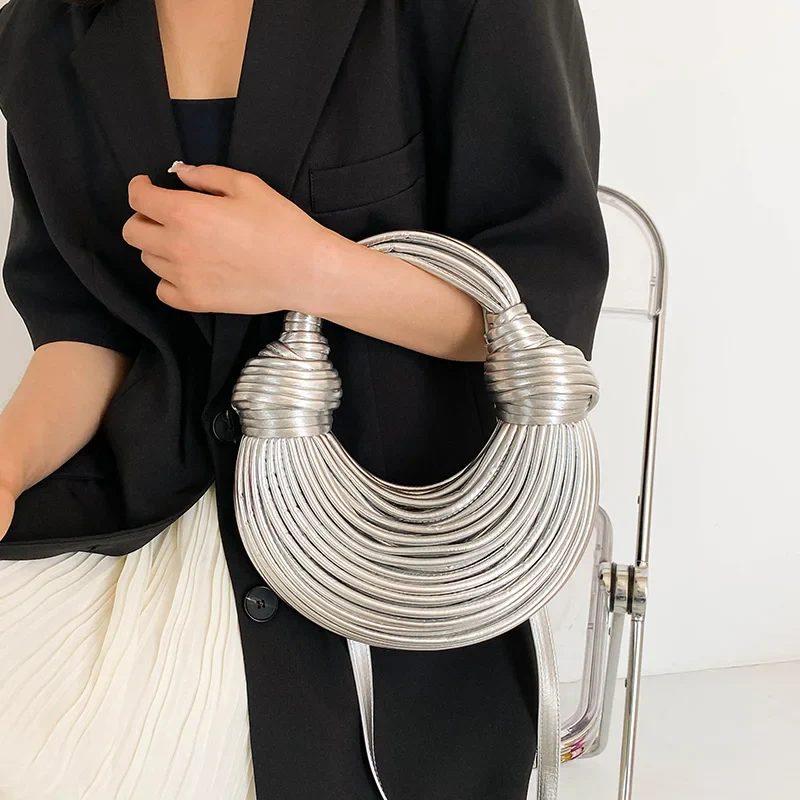 Hand-Woven Women's Handbag - Image 5